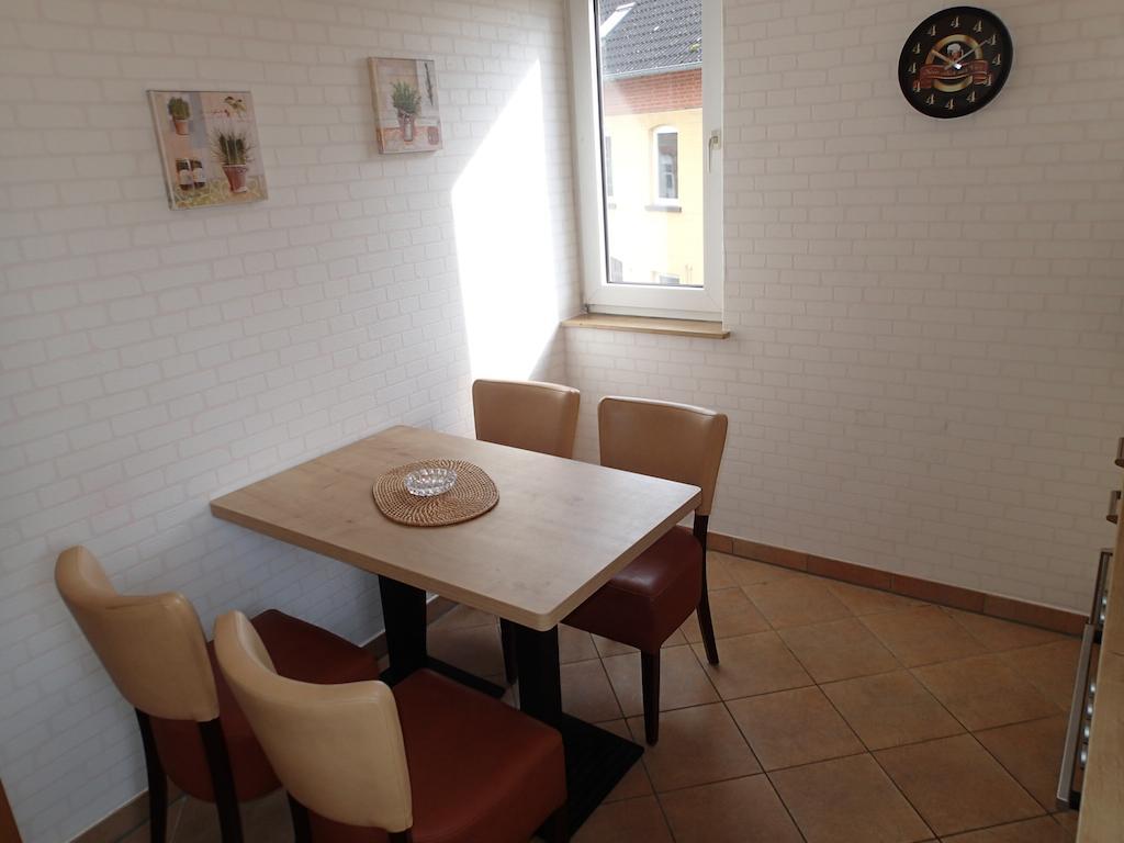 Schapers Ferienwohnungen Emmerthal Ruang foto